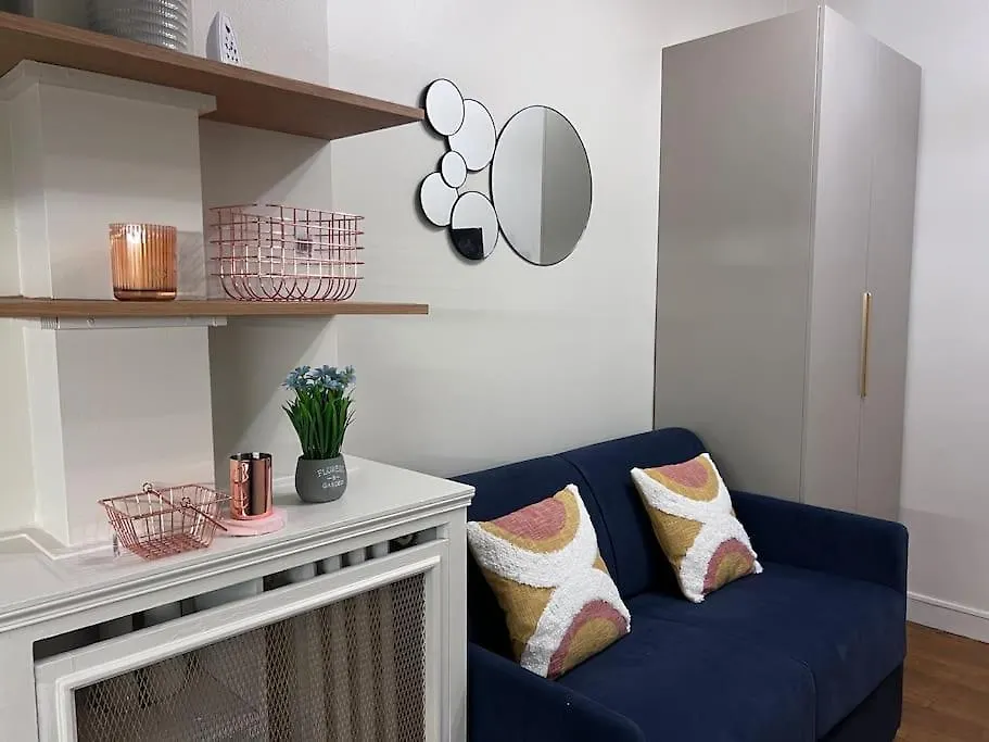 Trocadero Eiffel Tour - Refurbished Furnished Flat Apartment Paris