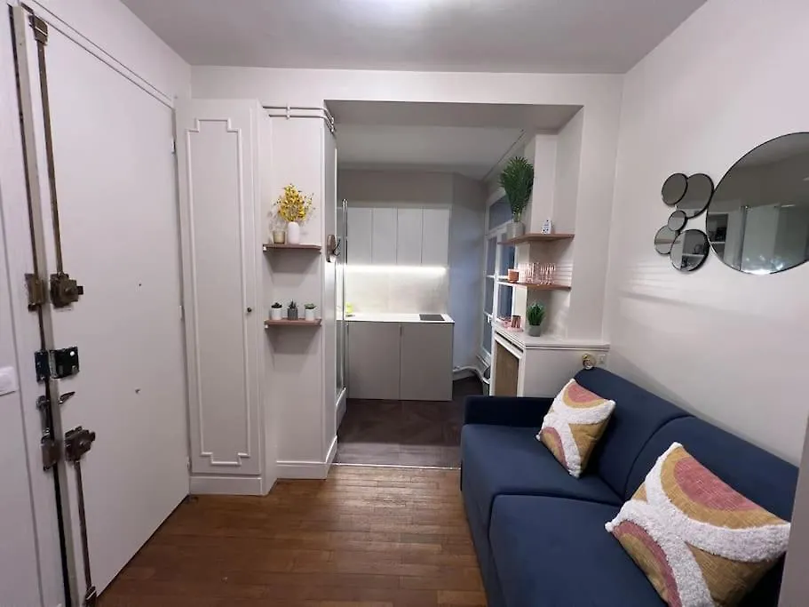 Trocadero Eiffel Tour - Refurbished Furnished Flat Apartment Paris