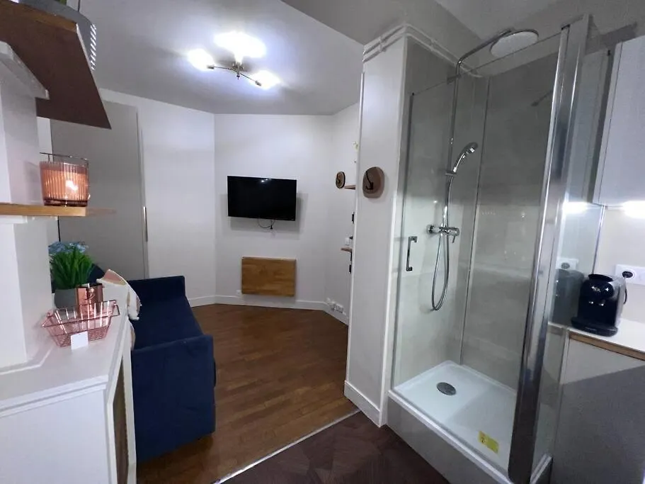 Trocadero Eiffel Tour - Refurbished Furnished Flat Apartment Paris